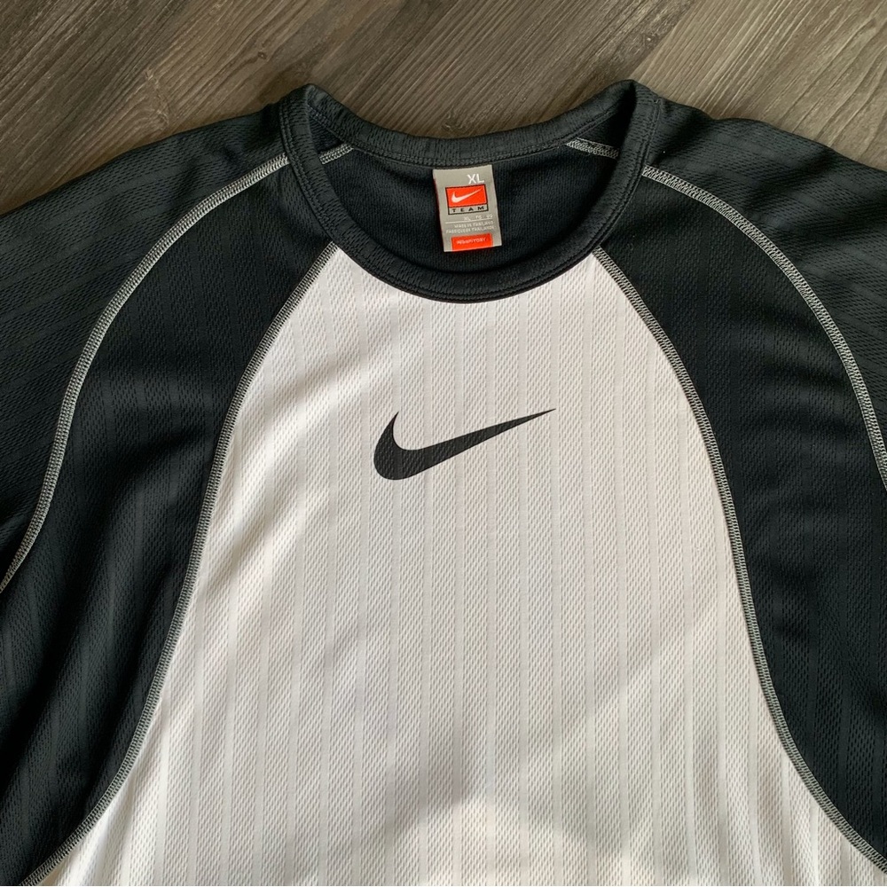 Mens Nike Team Training Duel Color Shirt - Picture 4 of 7